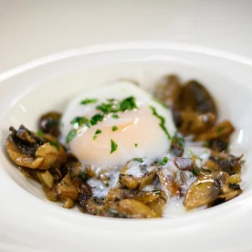 Le Bouillon Du Palatium Restaurant Pres De Bonchamp Les Laval OEuf Du Roi Et Sa Creme De Champignons